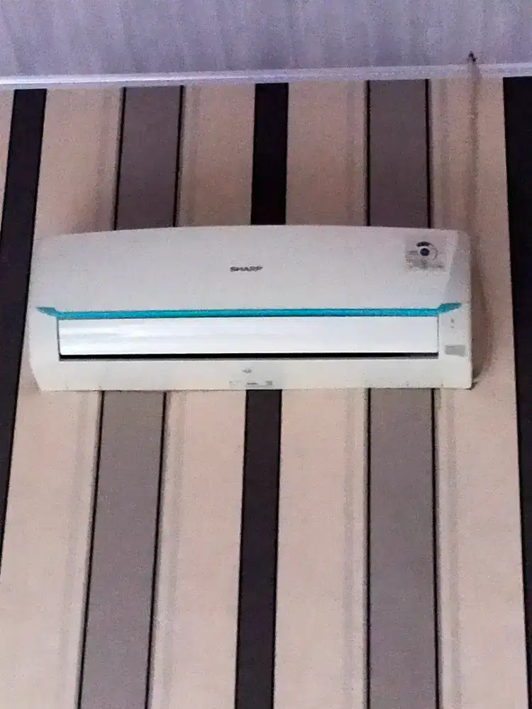 di jual AC Sharp 1 PK masih mulus banget
