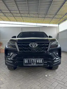 (Tdp 105jt) Fortuner Gr Sport 2021 A/T Hitam