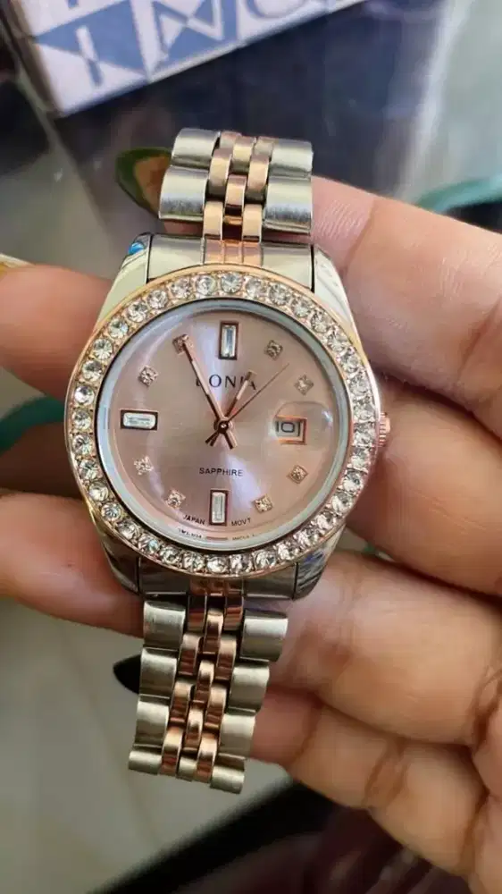Jam tangan wanita