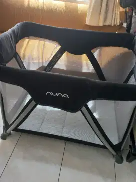 Baby box Nuna warna hitam kondisi seperti baru