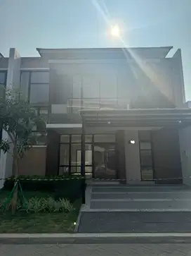 Disewakan Rumah PIK 2 Ukuran 10x20 4 kamar harga 200 Juta/tahun