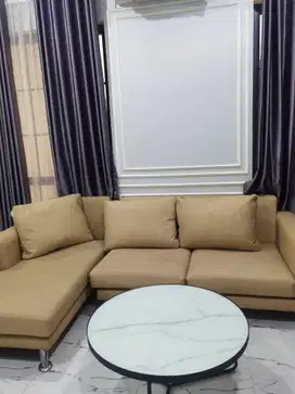 Rumah 3 Lantai Modern di Lavon Scarlet 2, Tangerang DISEWA Per thn
