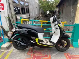 Scoopy 2018 Hitam Putih LED