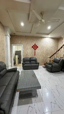 DIJUAL TOWNHOUSE Jl BRIGJEND KATAMSO KOMPLEK TATA RESIDENCE