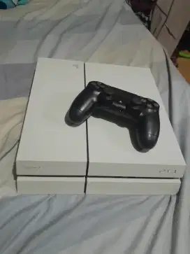 Playstation 4 ( White)