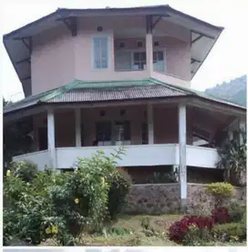 Di Jual Tanah Berikut Villa Mungil