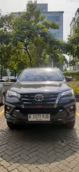 Fortuner 2.4 VRZ TRD