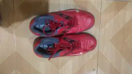 Sepatu badmibton