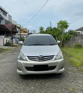 Toyota Kijang Innova 2.5 G AT 2011
