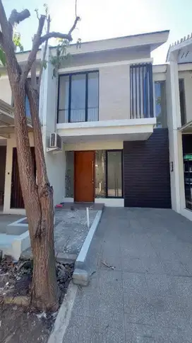For Sale/Rent Rumah Siap Huni NORTH WEST LAKE SBY Barat