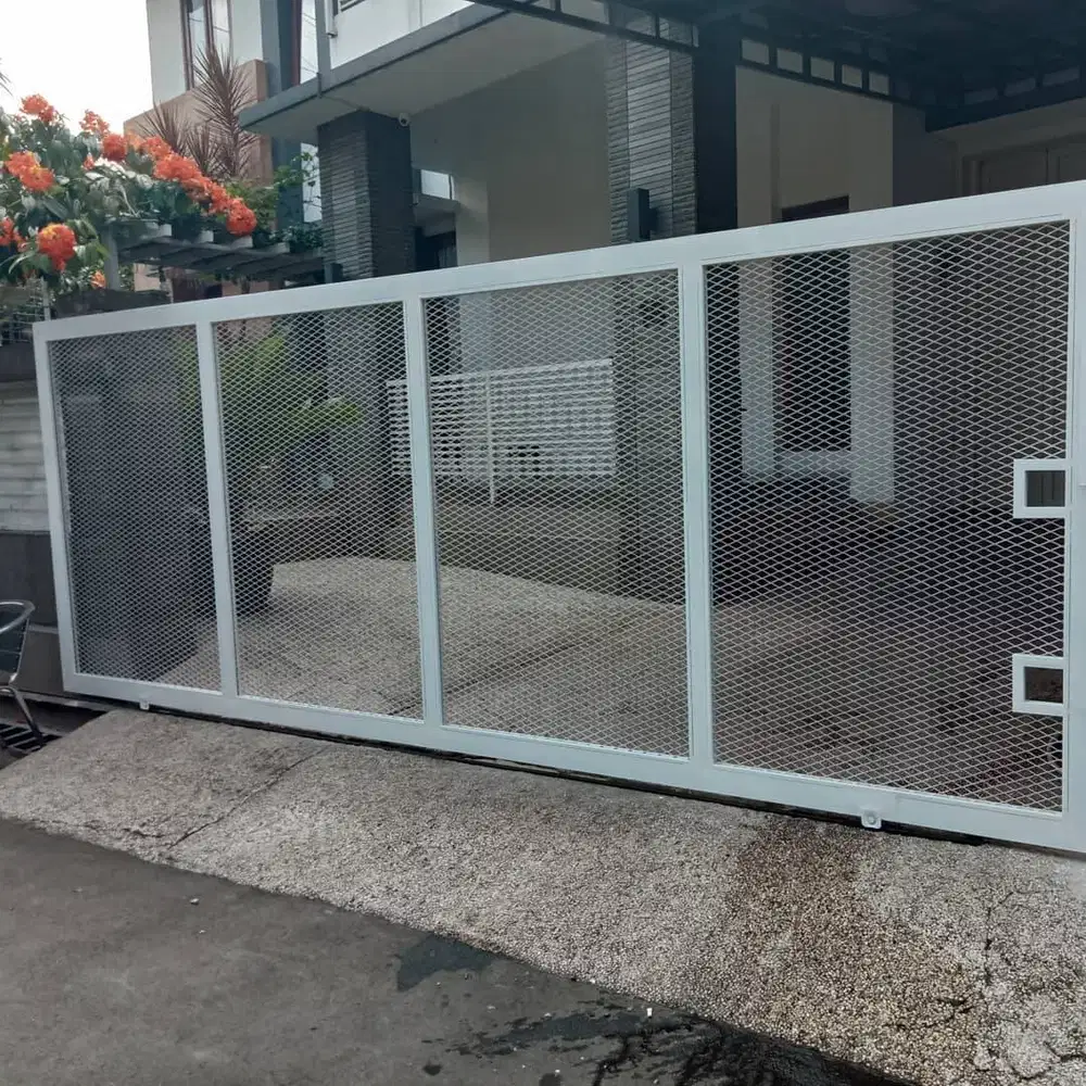 motif pagar expanda