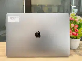 MacBook Pro 2017 A1707 Core i7 RAM 16GB SSD 256GB  Touch Bar