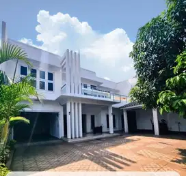 Dijual rumah kantor cocok untuk kos di Jati Padang Jakarta Selatan
