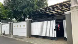 Dijual rumah mewah semi furnished luas 450m di mampang, jaksel