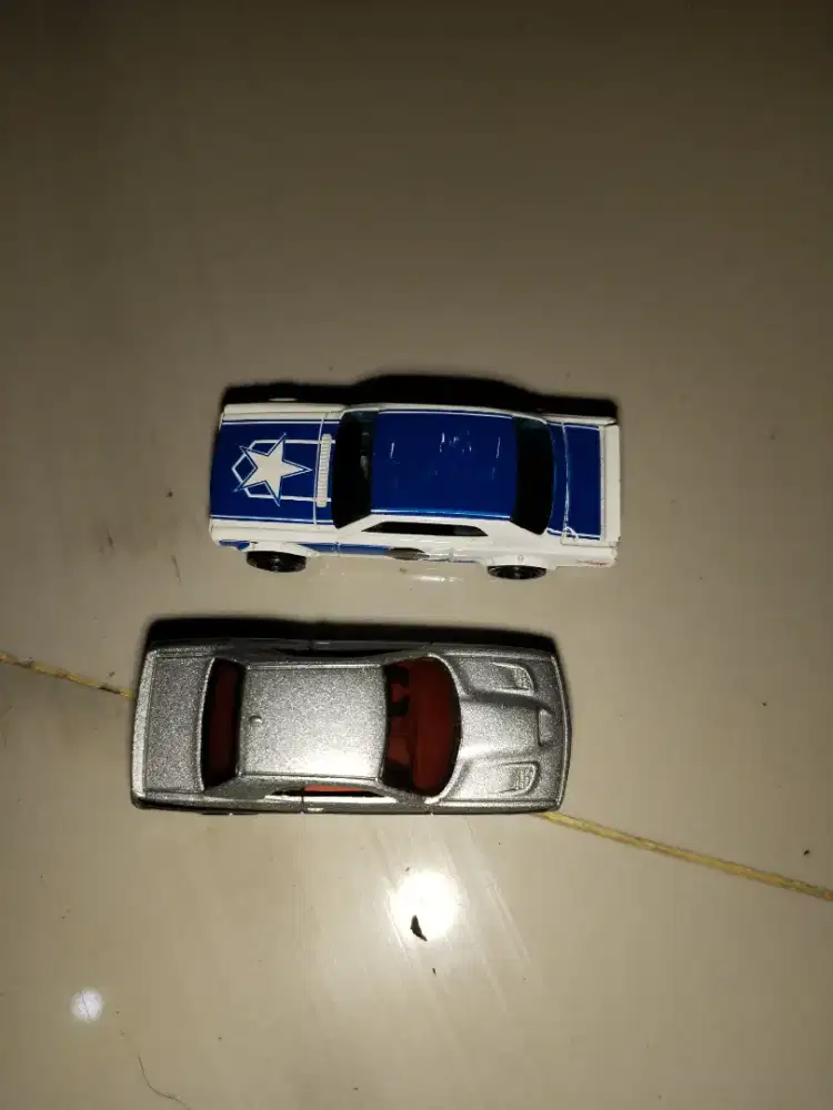DIJUAL CEPAT DUA HOTWHEELS BU