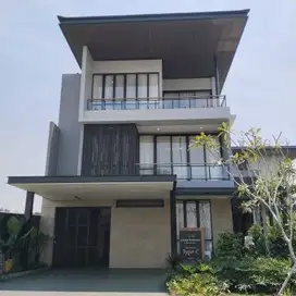 Dijual Rumah Mewah Hoek Garden Residence Emeralda Golf Cimanggis.