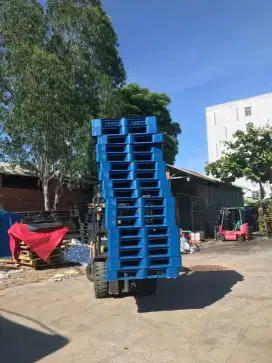 PALLET PLASTIK HARGA KOMPETITIF PALET PLASTIK BARU SECOND