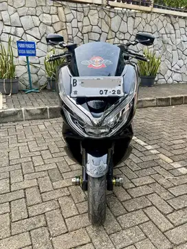 Honda pcx hitam 2018
