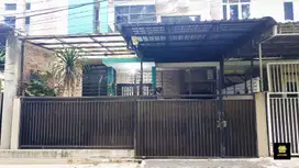 Dijual Rumah 2 Lantai Jalan Kaki ke Kampus 1 ITN Malang