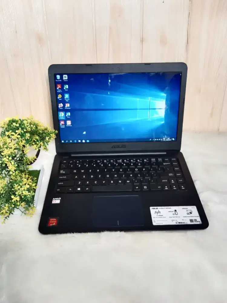 Laptop seken merk hp siap pakai
