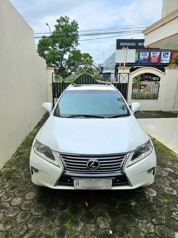 Lexus Low KM Plat H Tangan 1 dari baru