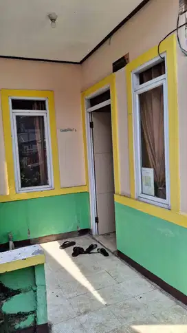 Rumah Lama Lokasi Strategis