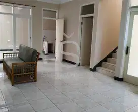 DIJUAL RUMAH DI KOMPLEK MEKARWANGI KOTA BANDUNG