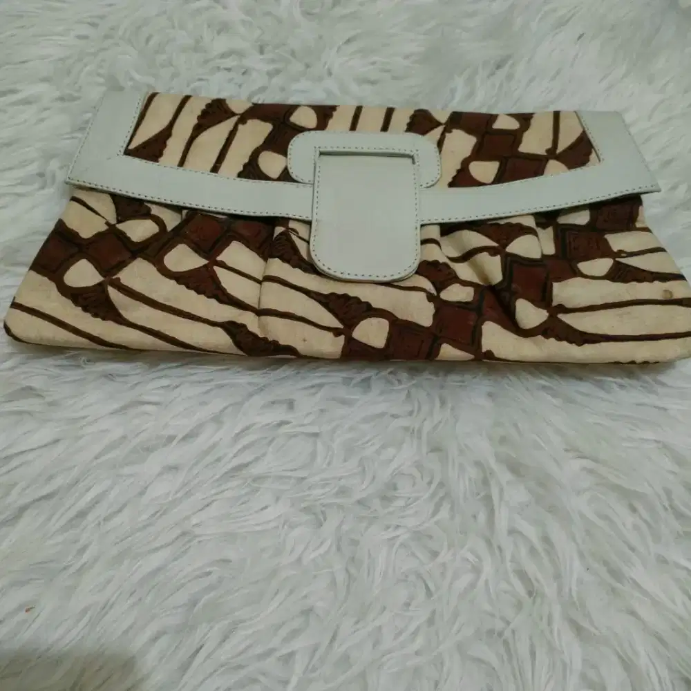 Clutch Preloved