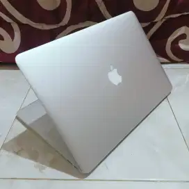 Macbook pro 2015 15 inchi i7 16/256