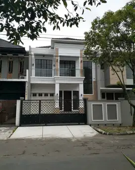 Dijual Rumah Luas Nyaman Siap Huni di Batununggal