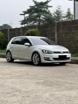 VW GOLF MK7 2014 CBU 1.4 TSI 2013 LOW MILES MINT CONDITION !