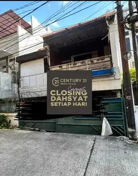Rumah Tua Hitung Tanah SHM Strategis di Kelapa Gading
