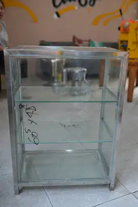 Lemari/Etalase Kaca Rokok