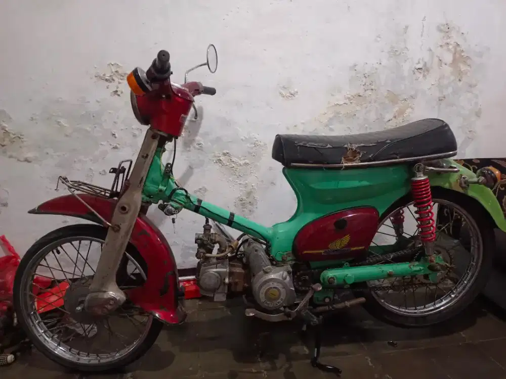 Honda c70 tahun 1974 asli hijau