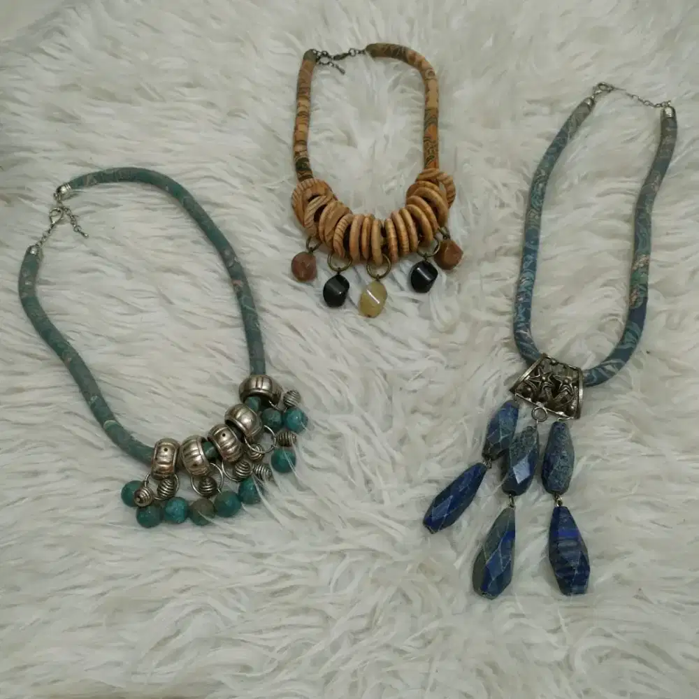 Kalung batu cantik