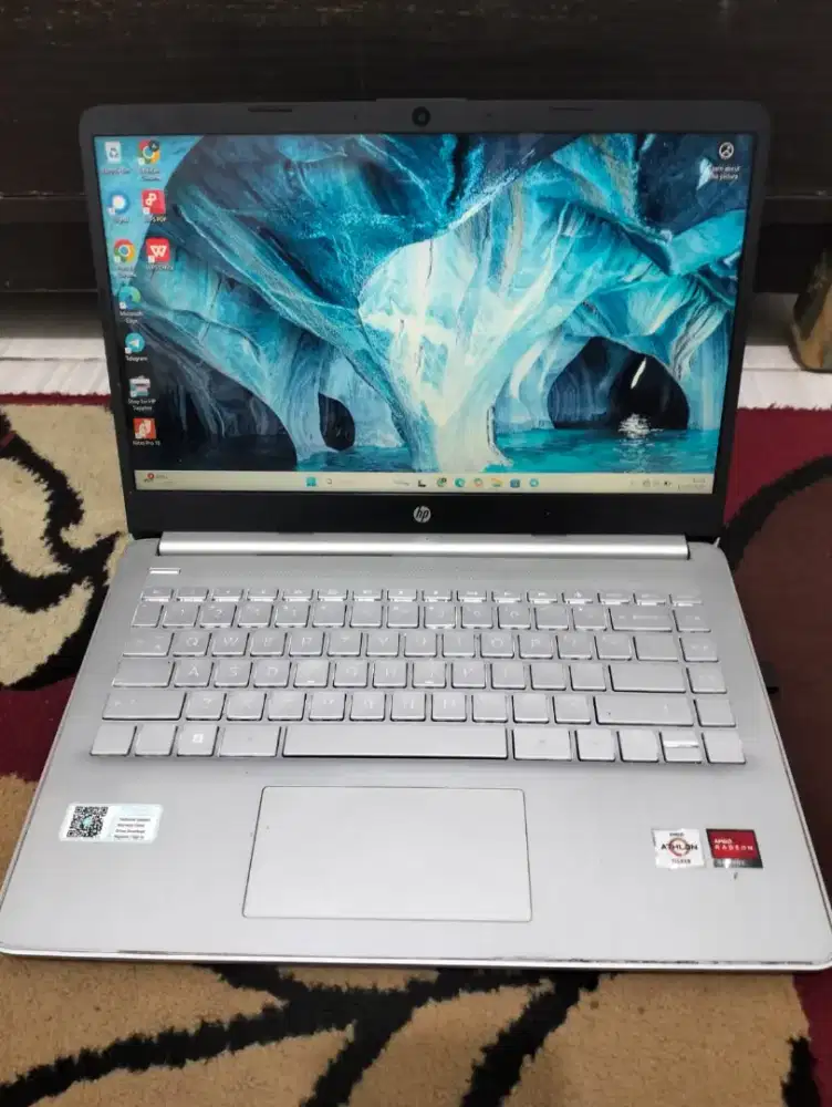 Laptop HP AMD Athlon Silver 3050U