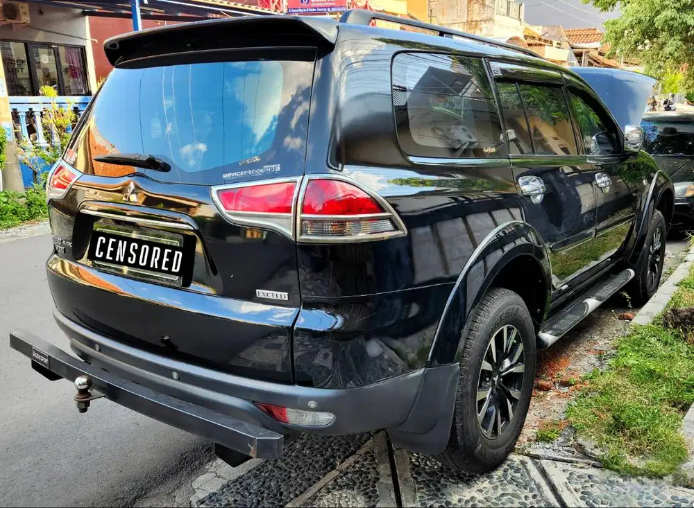Mitsubishi Pajero Sport Exceed Hitam Kondisi Terawat