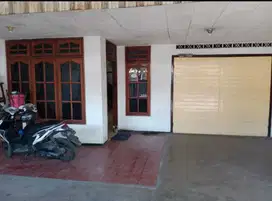 Rumah Daerah Petemon Surabaya