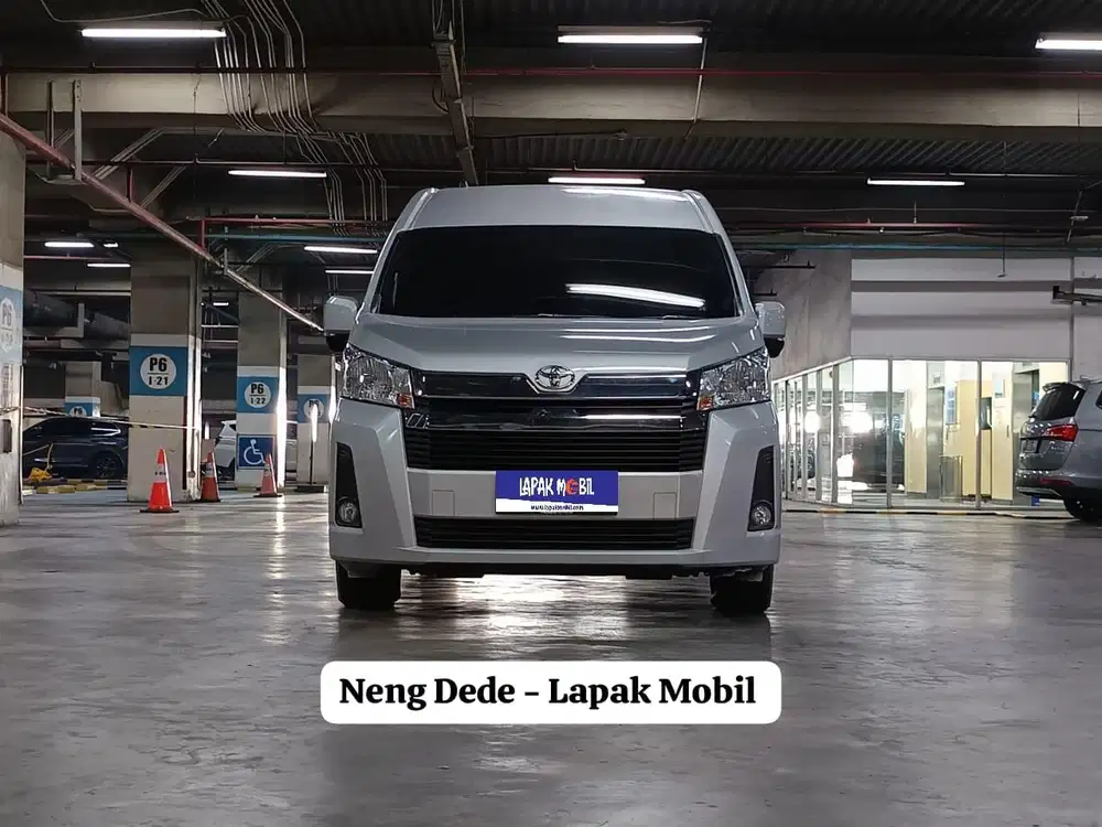 Toyota Hiace 2.8 Premio Manual (10 Seat) 2023