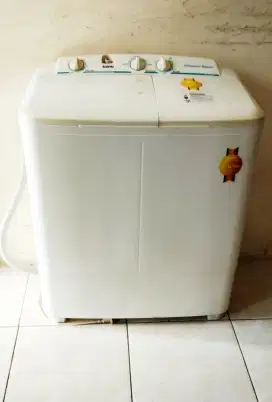 Dijual mesin cuci merk Sanyo, kapasitas 8kg NO MINUS