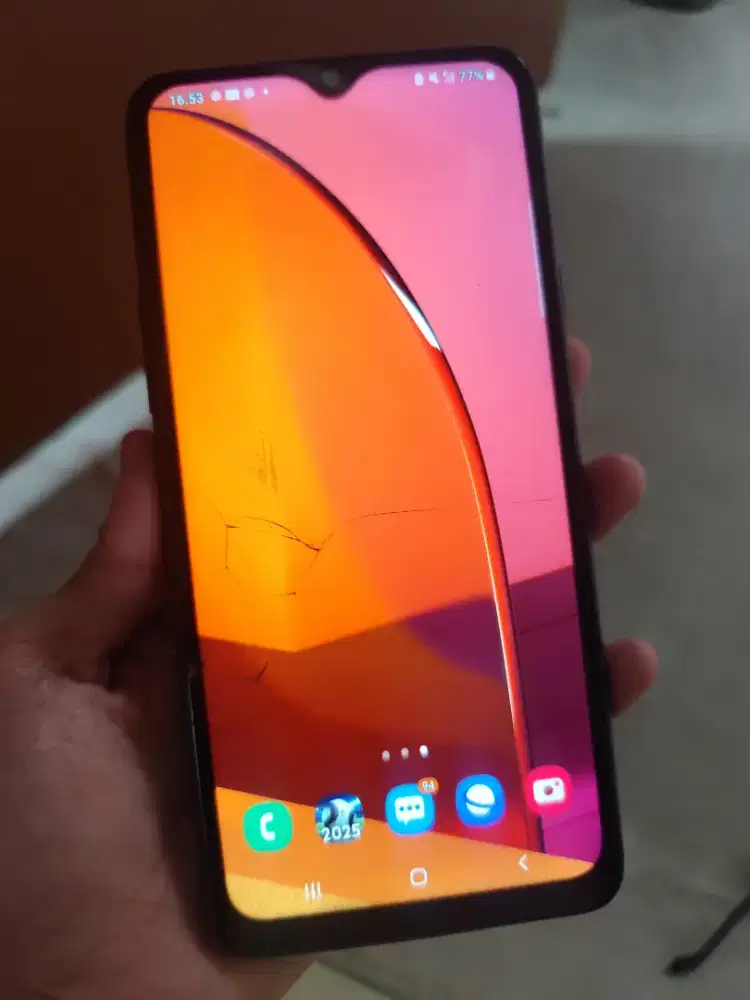 Samsung a20s
4/64