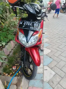 Yamaha Xeon 2011 warna merah marun normal lengkap pajak hidup