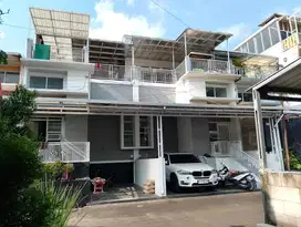 TURUN HARGA PALING MURAH Rumah 2 lantaitinggal dikota bandung rumah di
