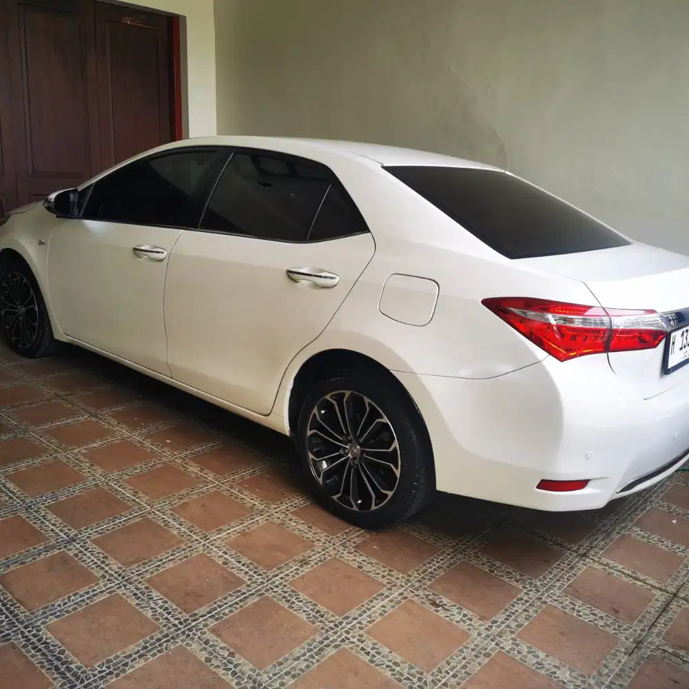 Dijual Toyota corolla altis tahun 2014 an pribadi