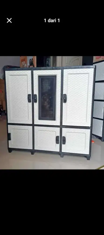 Lemari TV serba guna 3 pintu