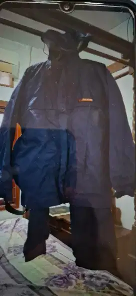 Jas hujan setelan