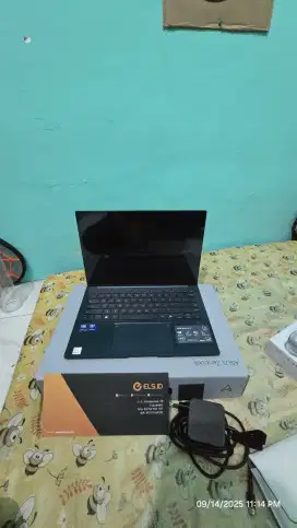 Laptop zenbook UX3405CA oled touchscreen ultra 9.