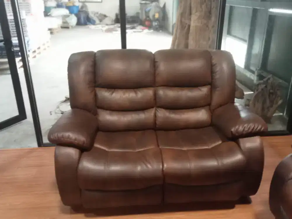 Tukang service sofa melayani sejabodetabek