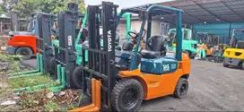 Forklift Toyota 2,5 Ton,Manual,3 Meter,1DZ-II,7FD25,Tahun 2004