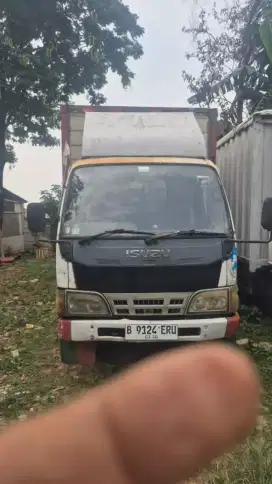 ISUZU NKR55L BOX